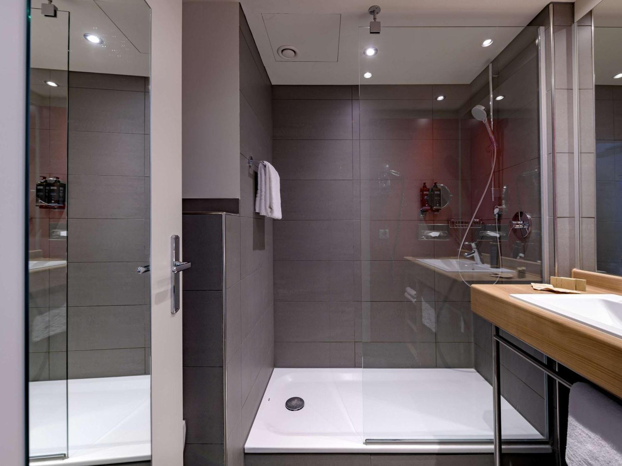 Mercure Hotel Stuttgart Airport Messe Экстерьер фото