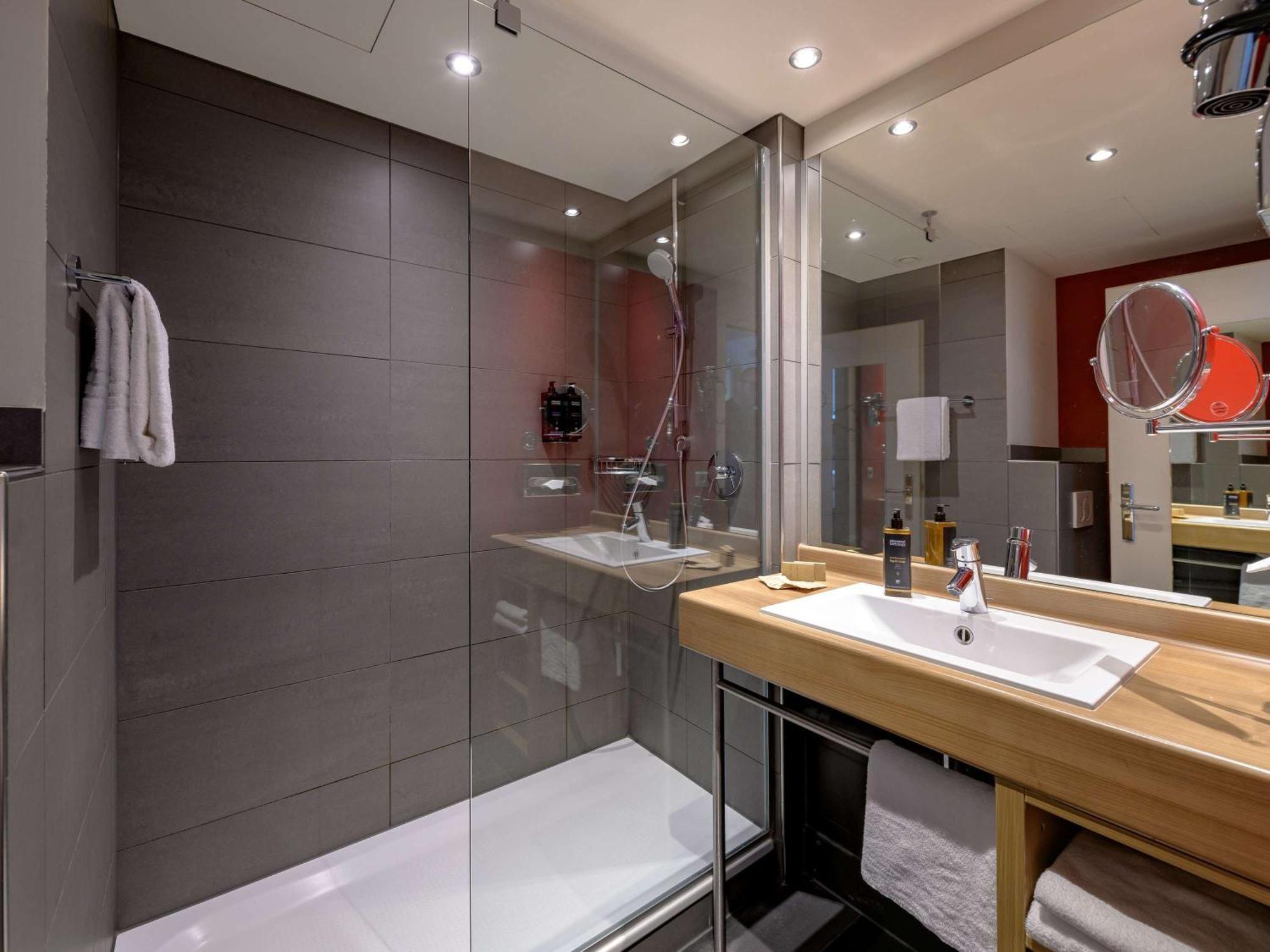 Mercure Hotel Stuttgart Airport Messe Экстерьер фото
