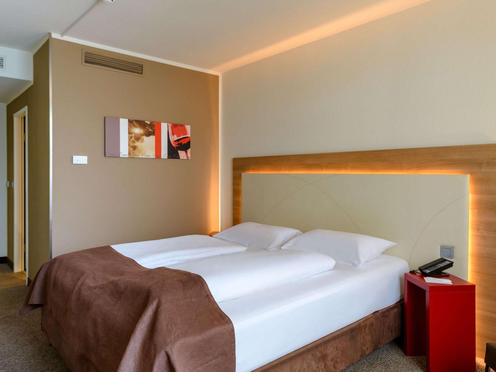 Mercure Hotel Stuttgart Airport Messe Экстерьер фото