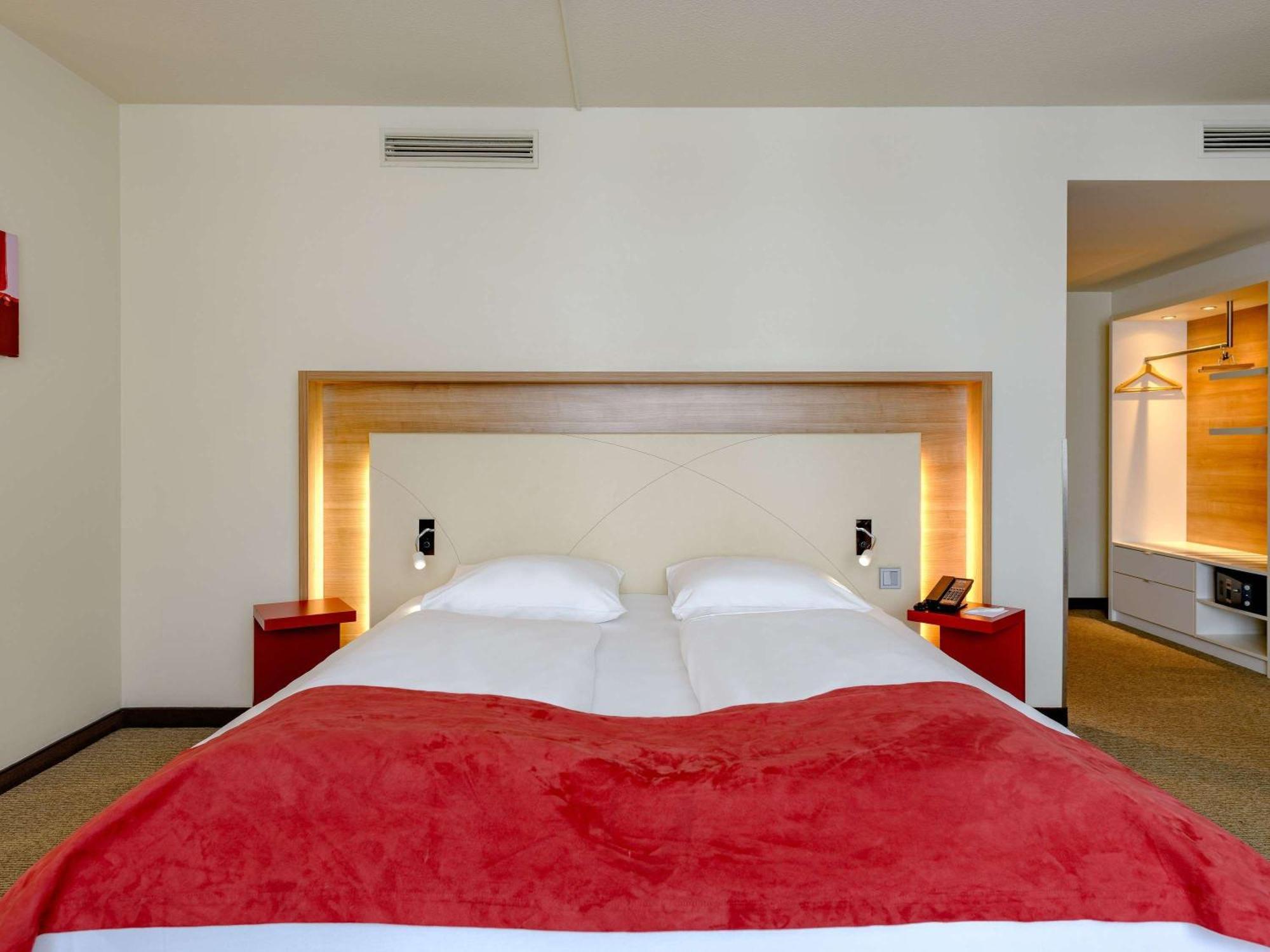 Mercure Hotel Stuttgart Airport Messe Экстерьер фото