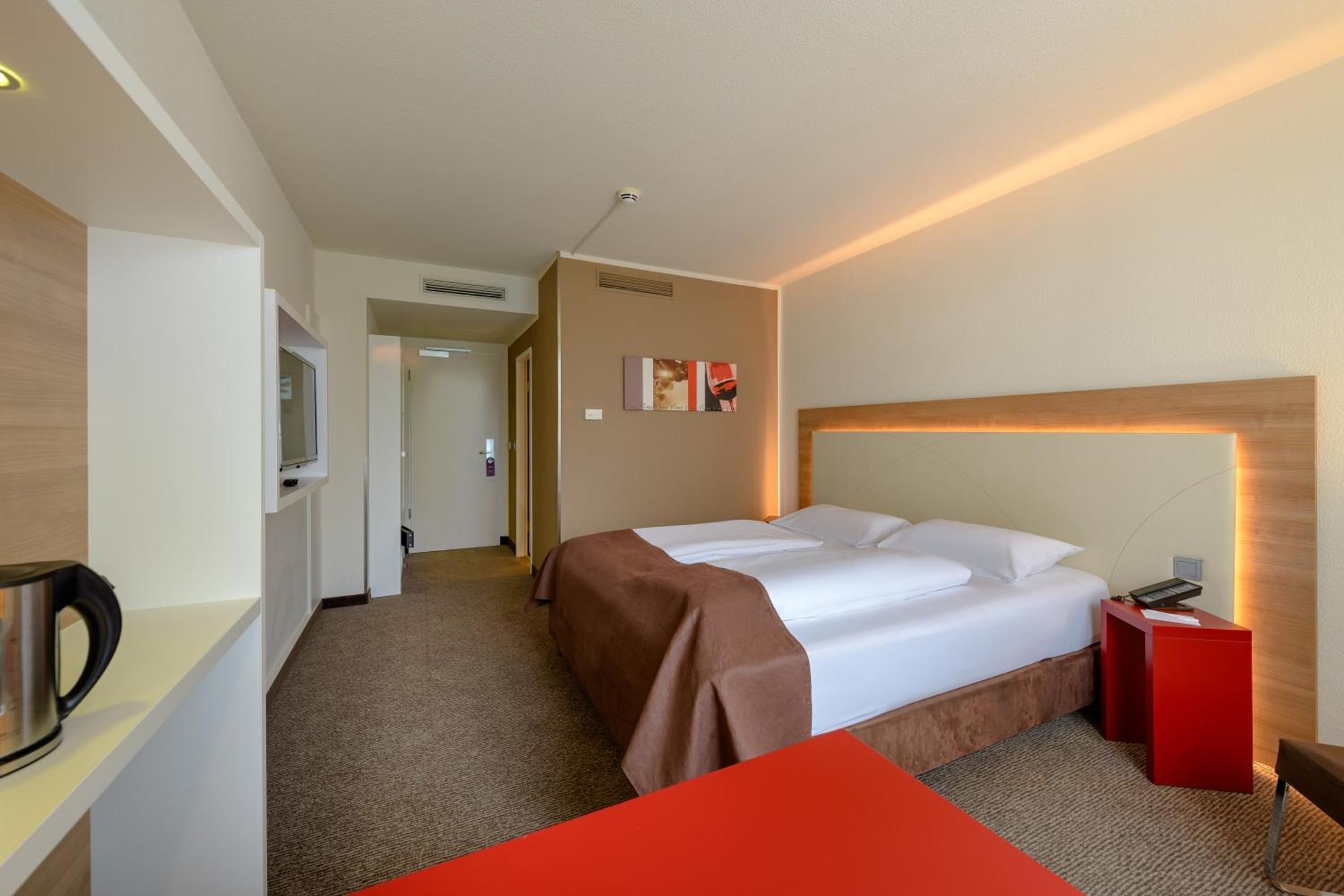 Mercure Hotel Stuttgart Airport Messe Экстерьер фото
