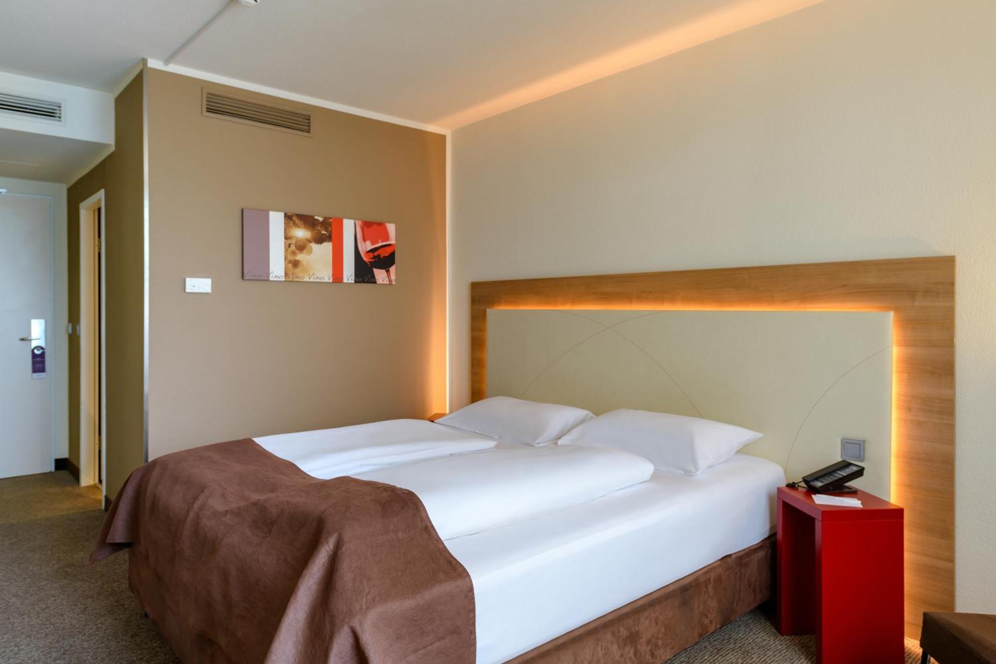 Mercure Hotel Stuttgart Airport Messe Экстерьер фото